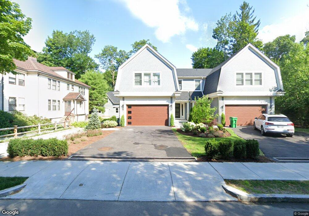 323 Lake Ave unit 323, Newton, MA 02461 - photo 1