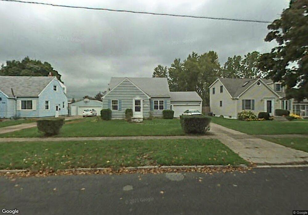 846 Pioneer Dr, North Tonawanda, NY 14120 - photo 1