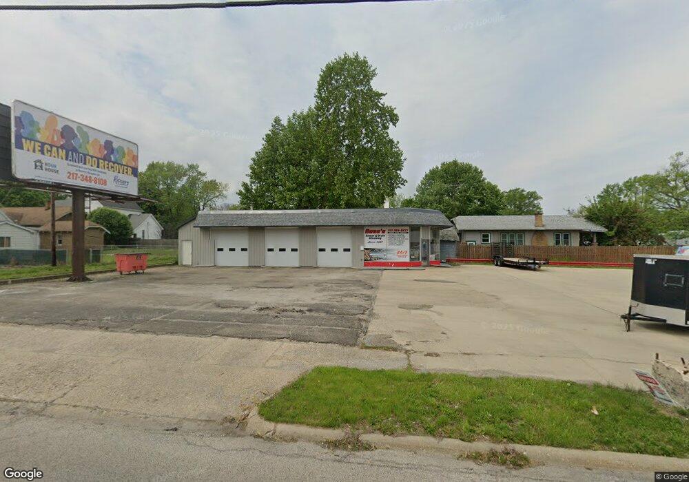 513 N 19th St, Mattoon, IL 61938 - photo 1