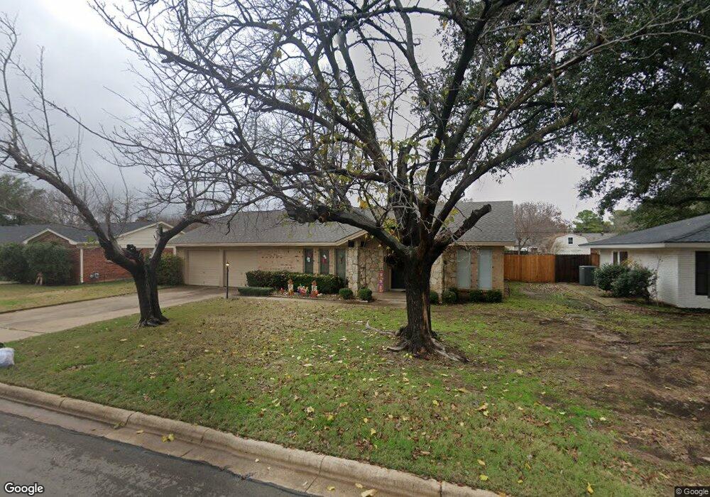 440 Brookview Dr, Hurst, TX 76054 - photo 1
