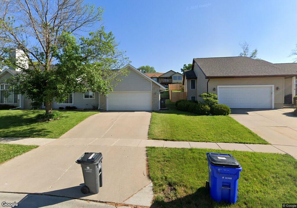 2804 Camelot Ave NW, Cedar Rapids, IA 52405 - photo 1