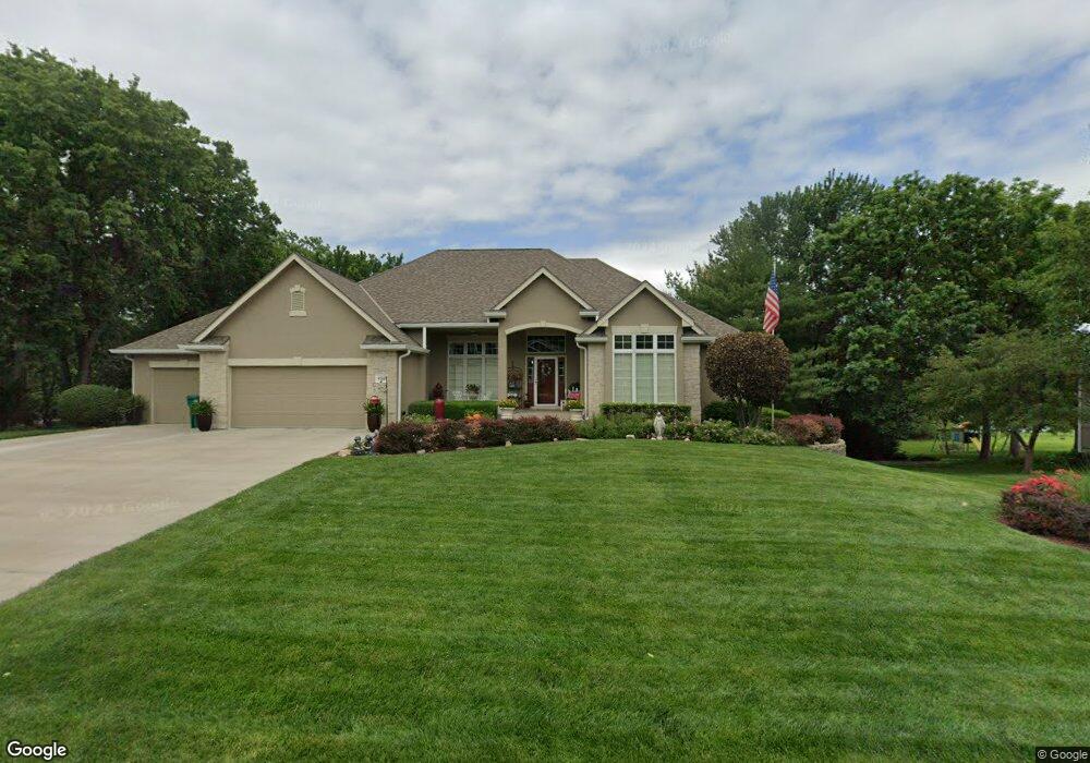 4313 SW Aylesbury Rd, Topeka, KS 66610 - photo 1