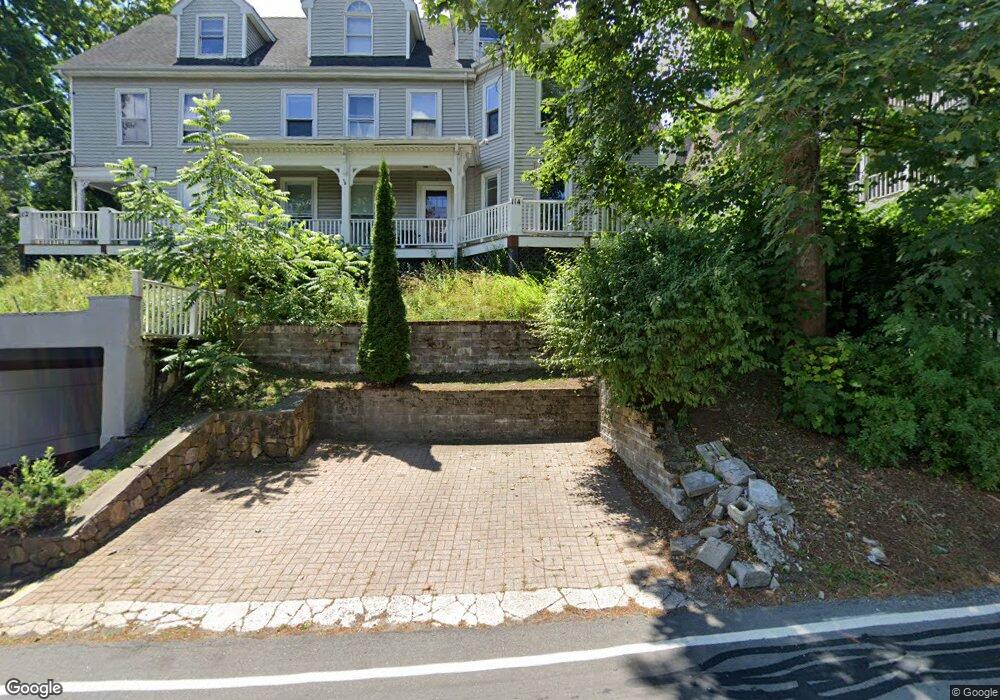 114 Newtonville Ave unit 1, Newton, MA 02458 - photo 1