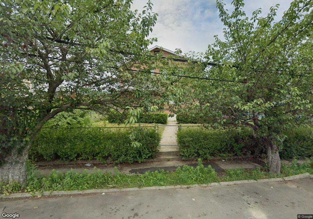 28 Foxon St unit Spacious Apartment, New Haven, CT 06513 - photo 1