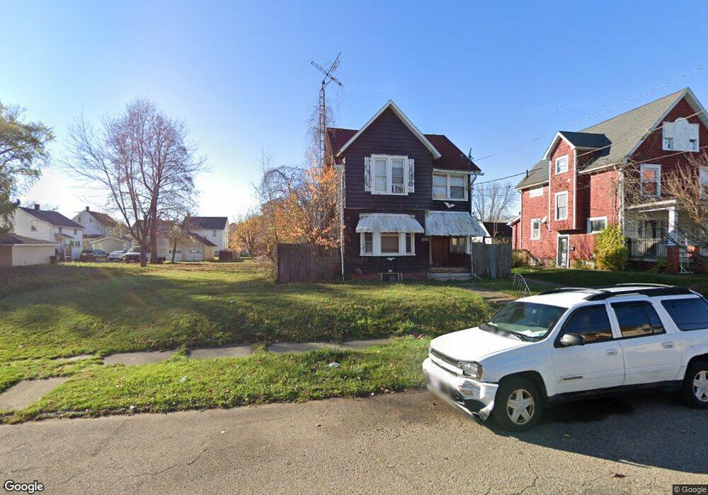 1025 Smith Ave SW, Canton, OH 44706 - photo 1