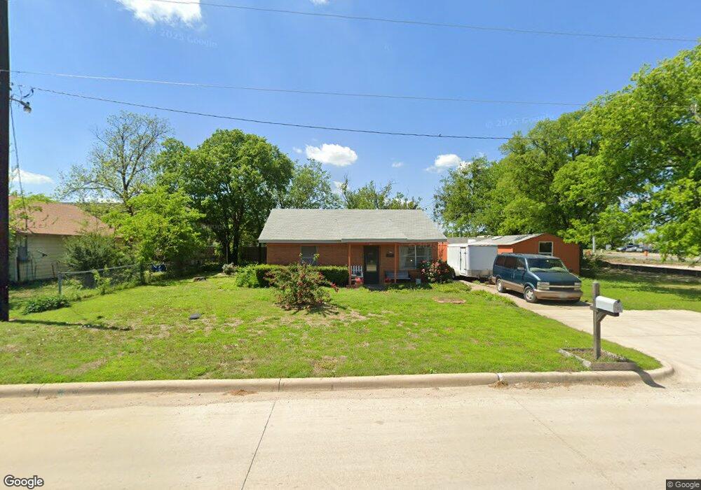 705 N 2nd St, Sanger, TX 76266 - photo 1