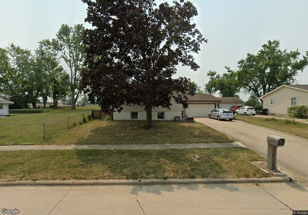 3605 Sue Ln NW, Cedar Rapids, IA 52405 - photo 1