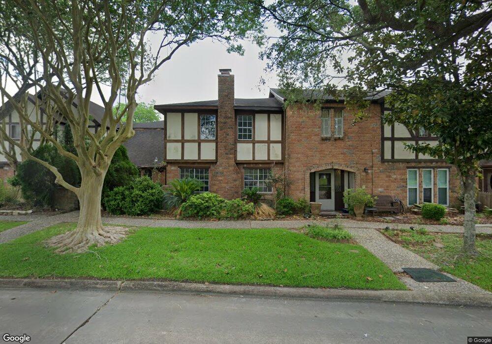 10 Sun Meadow Blvd, Friendswood, TX 77546 - photo 1