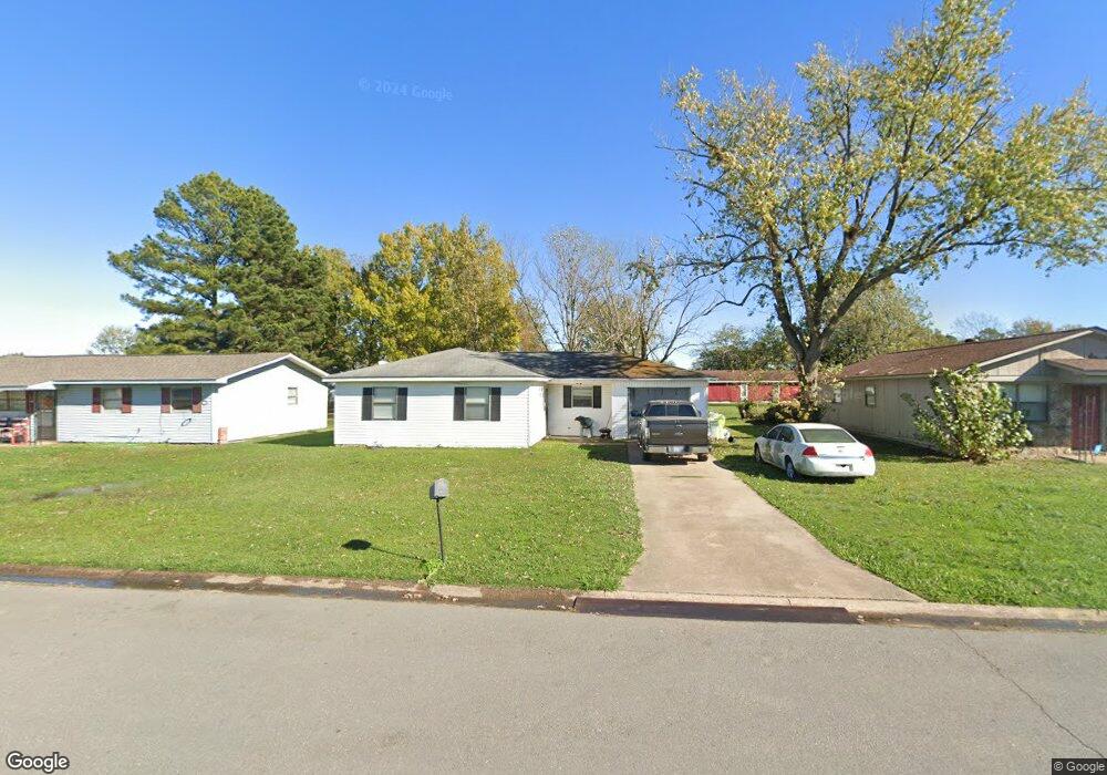 1804 N Spring St, Stuttgart, AR 72160 - photo 1