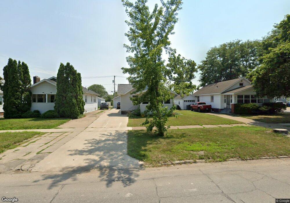 1071 F Ave NW, Cedar Rapids, IA 52405 - photo 1