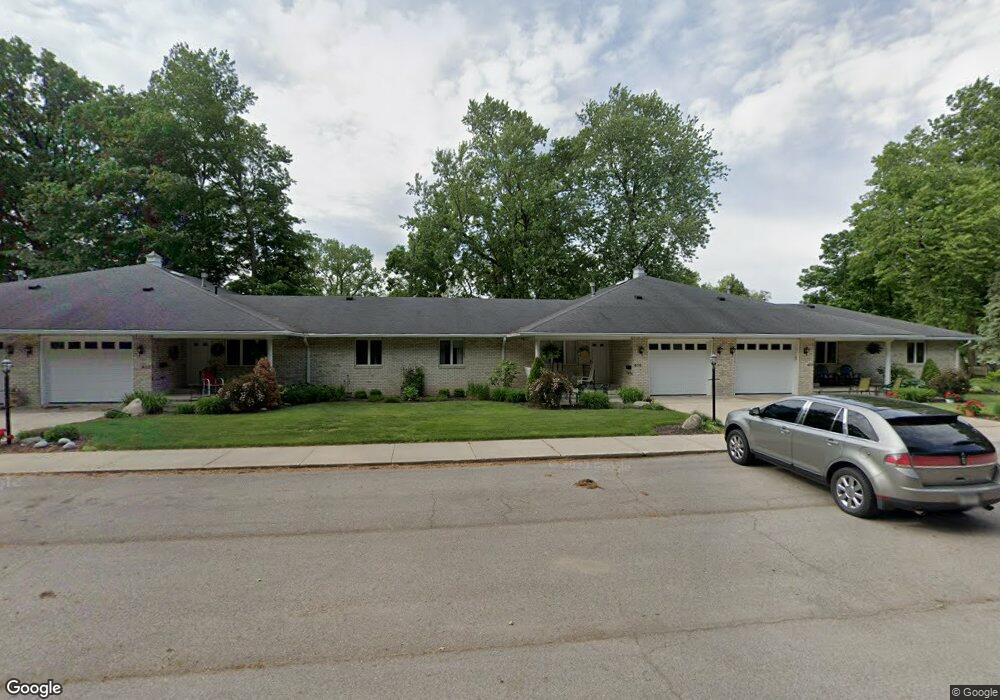 405 Hickory Ln, Nappanee, IN 46550 - photo 1