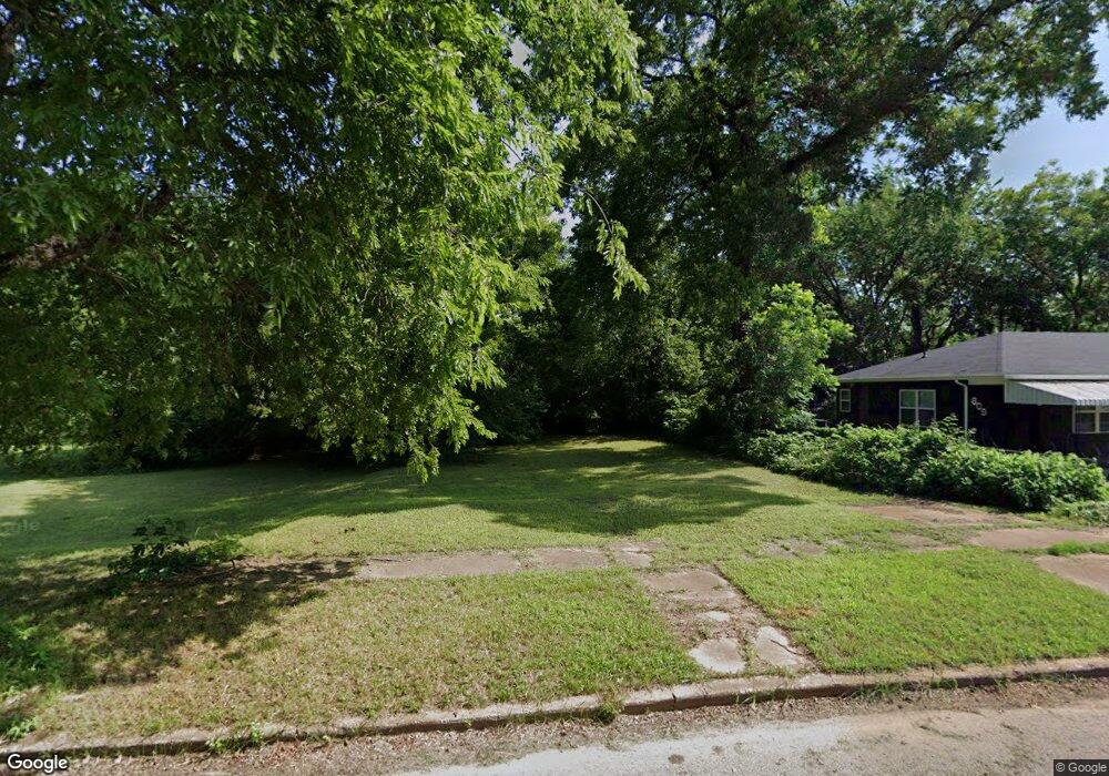 611 W Johnson St, Denison, TX 75020 - photo 1