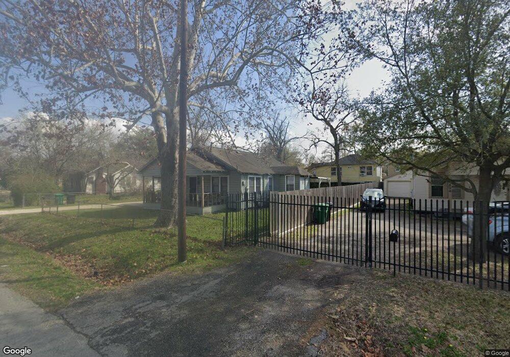 808 Lindale St, Houston, TX 77022 - photo 1