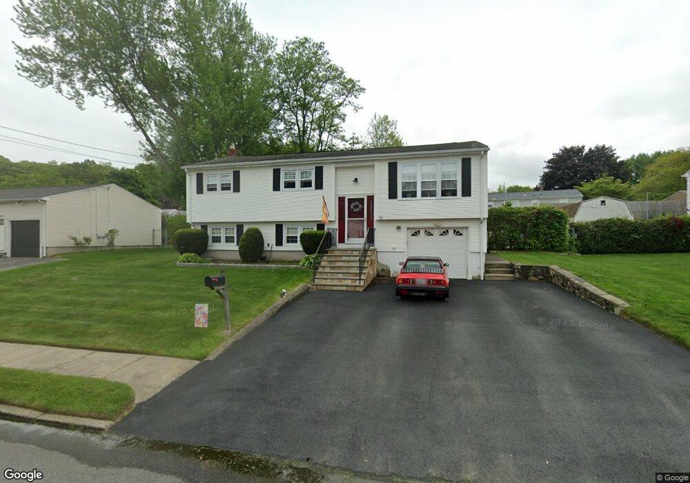 129 Quail Hollow Rd, Cranston, RI 02920 - photo 1