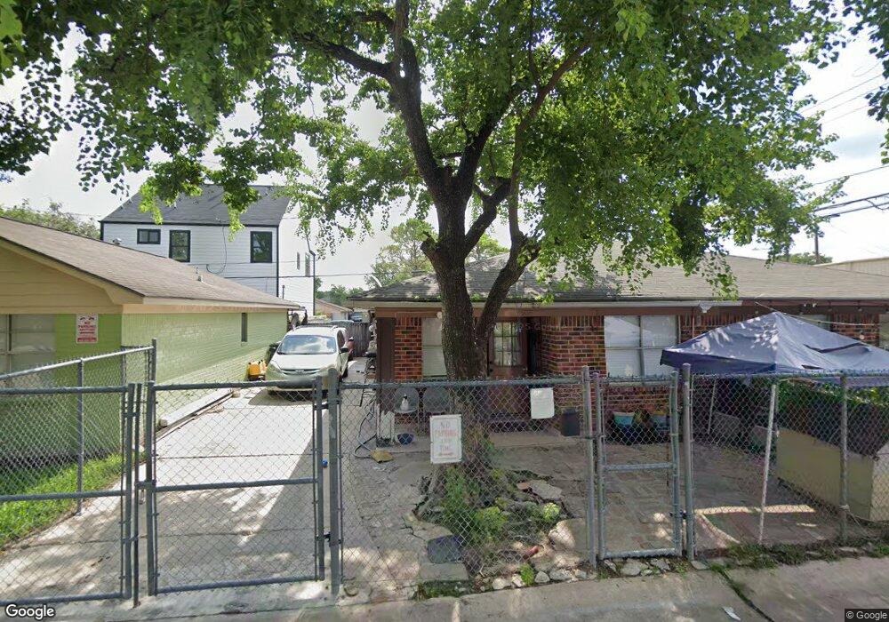 4506 Pecan Park Cir, Houston, TX 77018 - photo 1