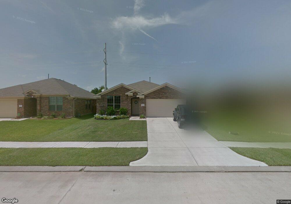 425 De Coster Blvd, Alvin, TX 77511 - photo 1