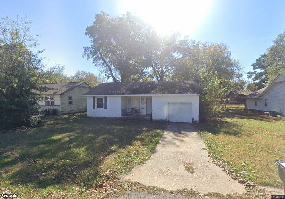 516 E 19th St, Okmulgee, OK 74447 - photo 1