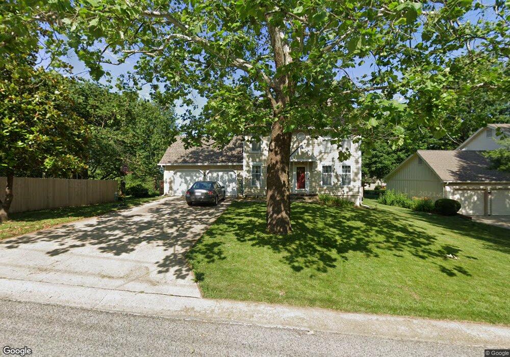 7770 Pflumm Ct, Shawnee, KS 66216 - photo 1