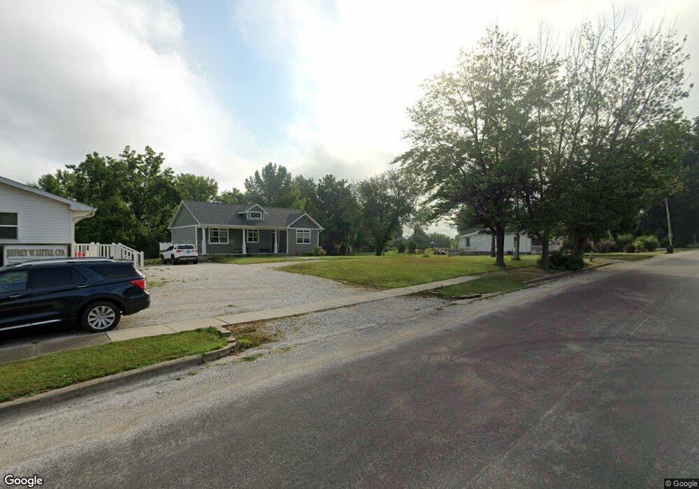 511 E Beardstown St, Virginia, IL 62691 - photo 1