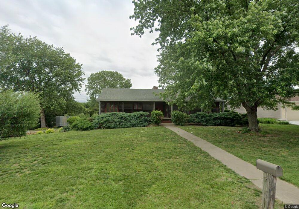 3900 SW Nottingham Rd, Topeka, KS 66610 - photo 1