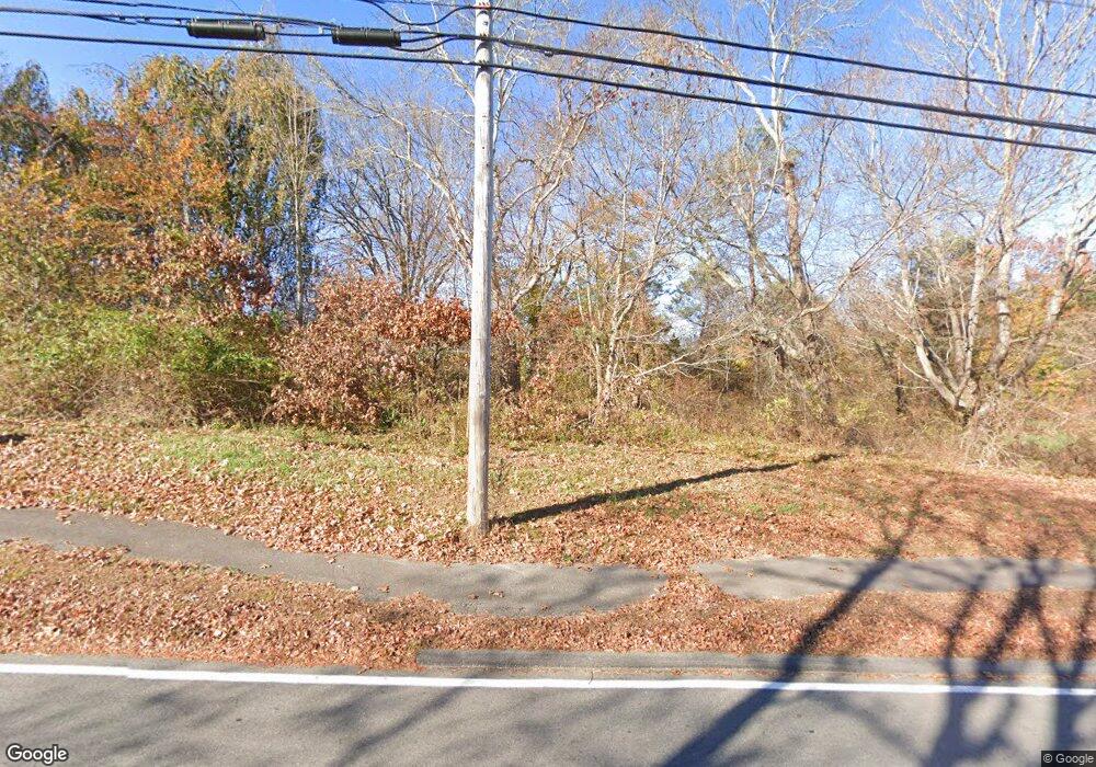 316 Great Neck Rd, Waterford, CT 06385 - photo 1