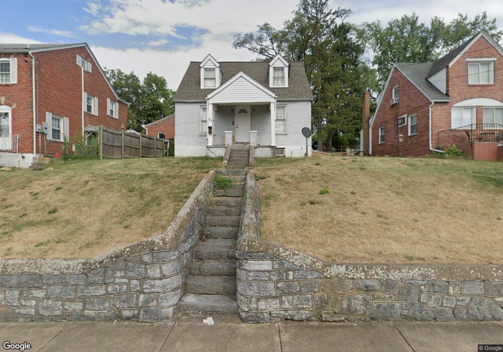 320 N Massanutten St, Strasburg, VA 22657 - photo 1