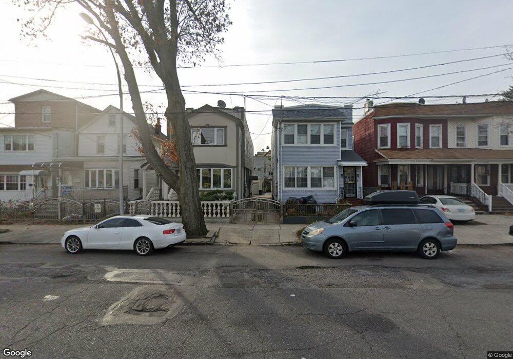 9150 111th St, Richmond Hill, NY 11418 - photo 1