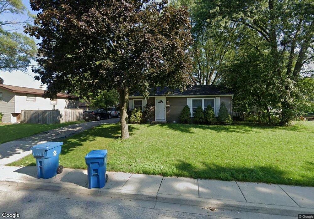 130 Ensenada Ct, Carpentersville, IL 60110 - photo 1