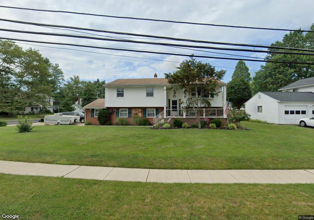 32 Lions Dr, Morrisville, PA 19067 - photo 1