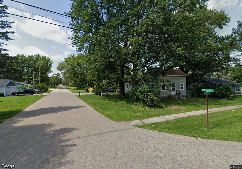 638 Walnut St, Vassar, MI 48768 - photo 1