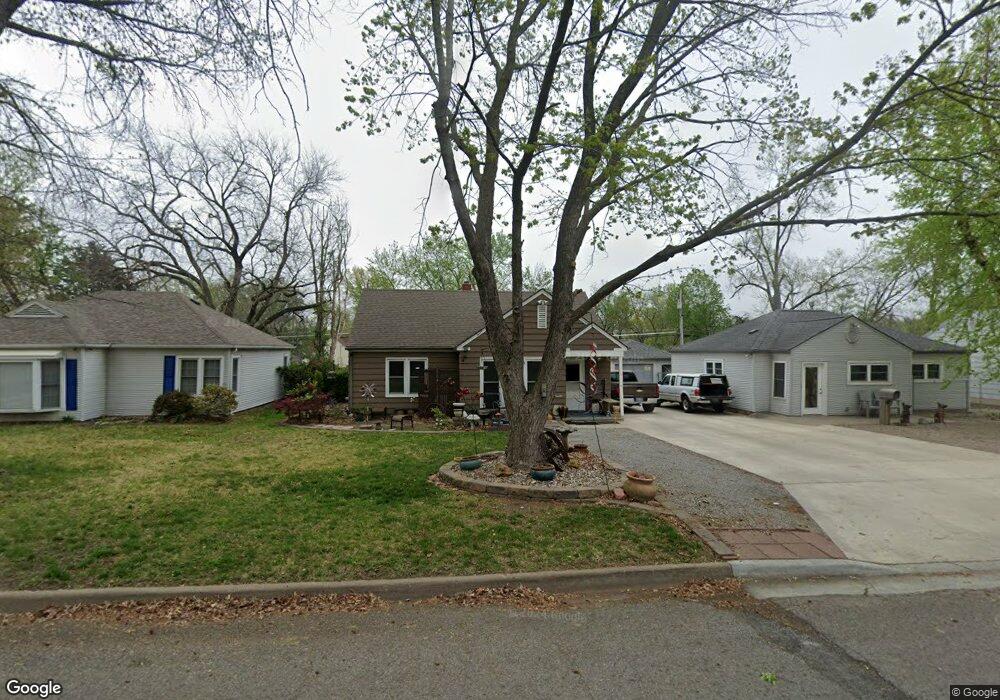 832 SW Orleans St, Topeka, KS 66606 - photo 1