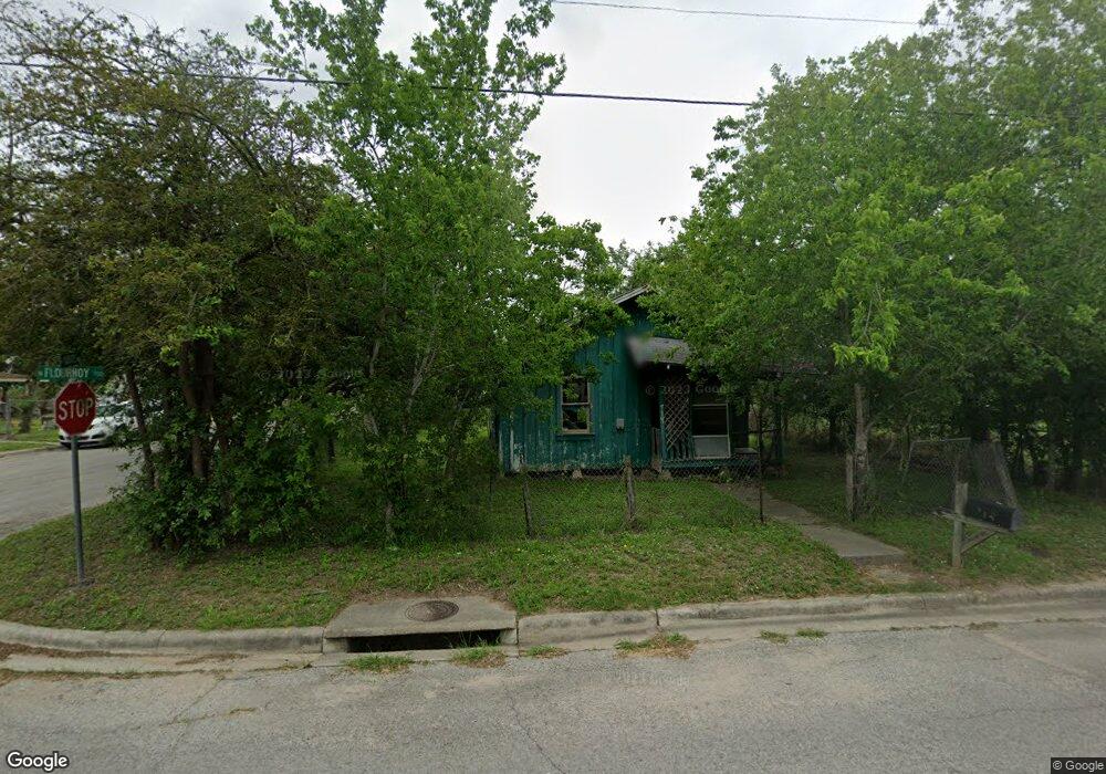 714 W Flournoy St, Beeville, TX 78102 - photo 1