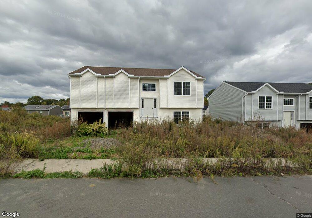 32 Yorktown Ridge, Waterbury, CT 06704 - photo 1