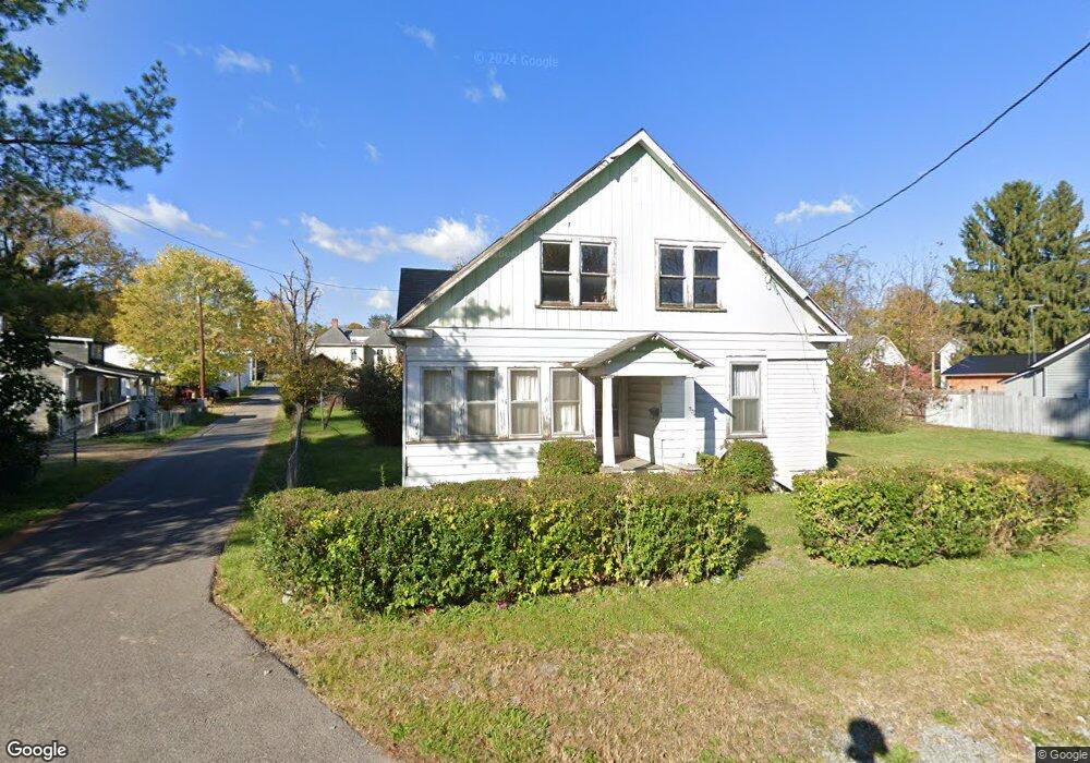 308 Maple St, Pulaski, VA 24301 - photo 1