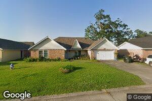 220 Lake Crescent Cir, Houma, LA 70360