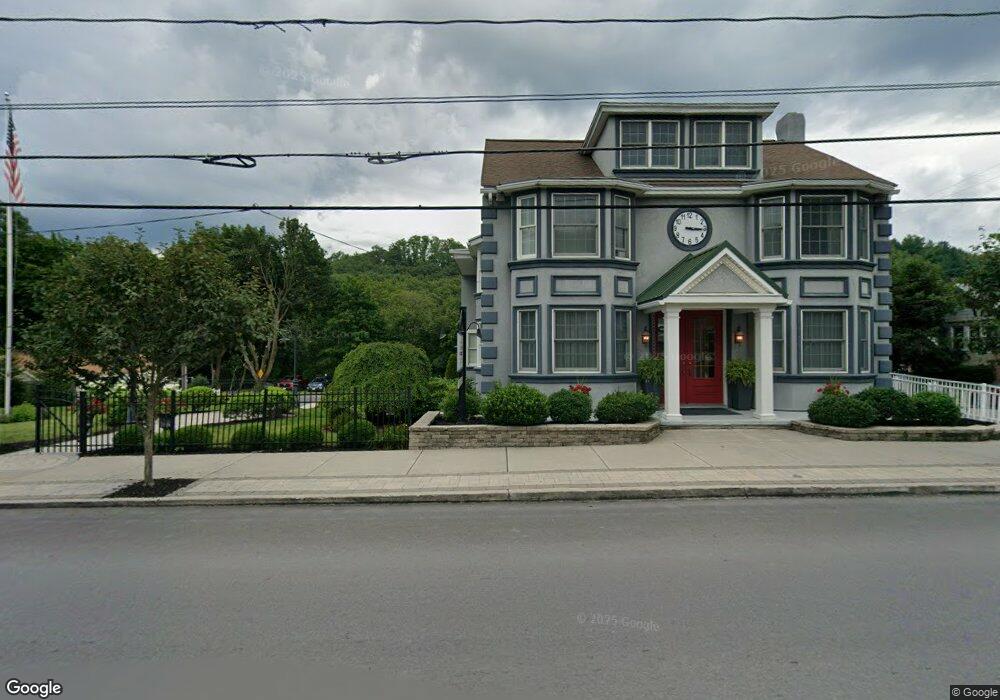 649 E Broad St, Tamaqua, PA 18252 - photo 1