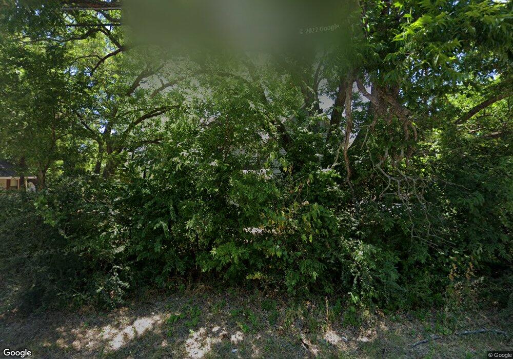 733 N Taylor St, Gainesville, TX 76240 - photo 1