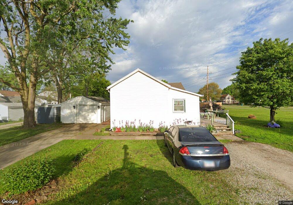 213 N 11th St, Mattoon, IL 61938 - photo 1