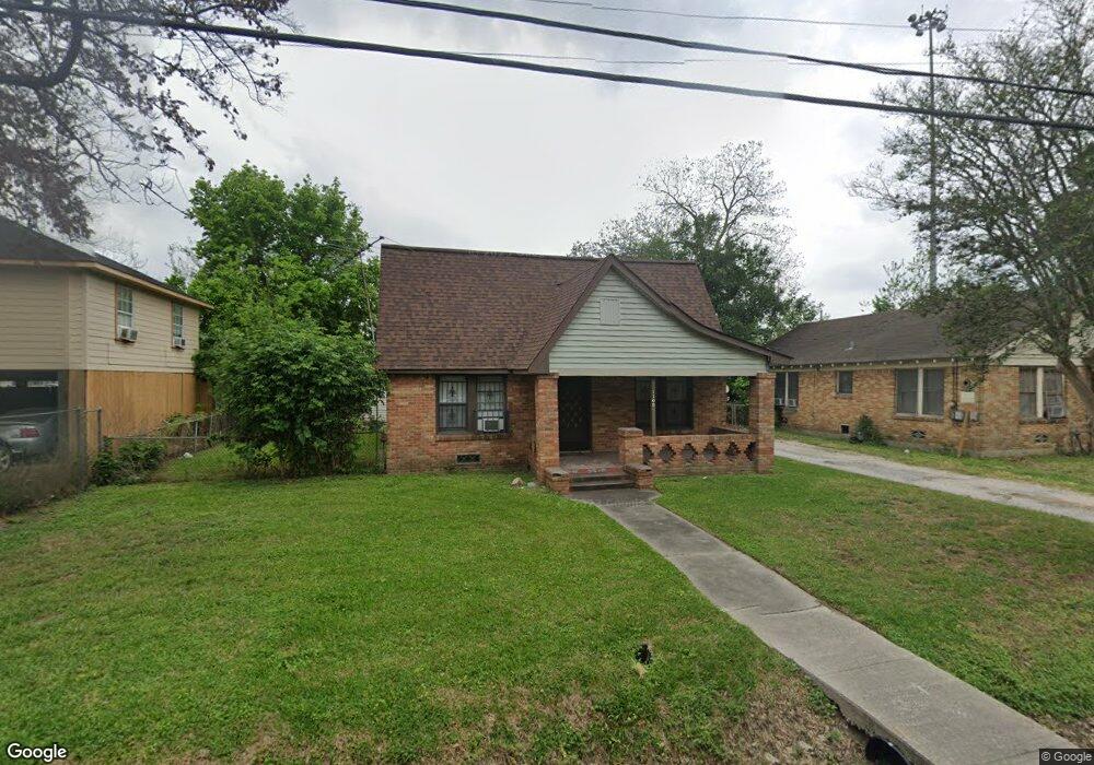 1102 Reid St, Houston, TX 77022 - photo 1