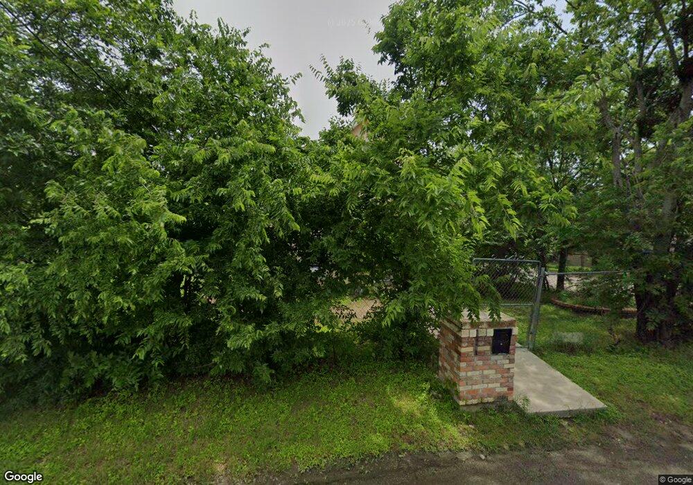 802 Trinity St, Cleburne, TX 76031 - photo 1