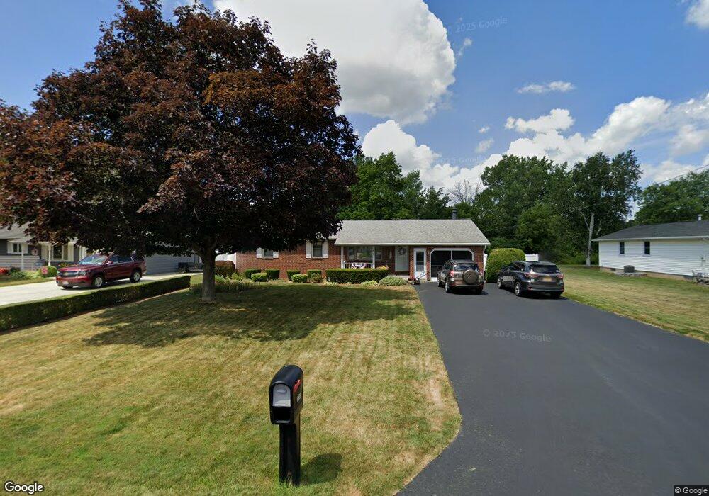 7246 Nickett Dr, North Tonawanda, NY 14120 - photo 1