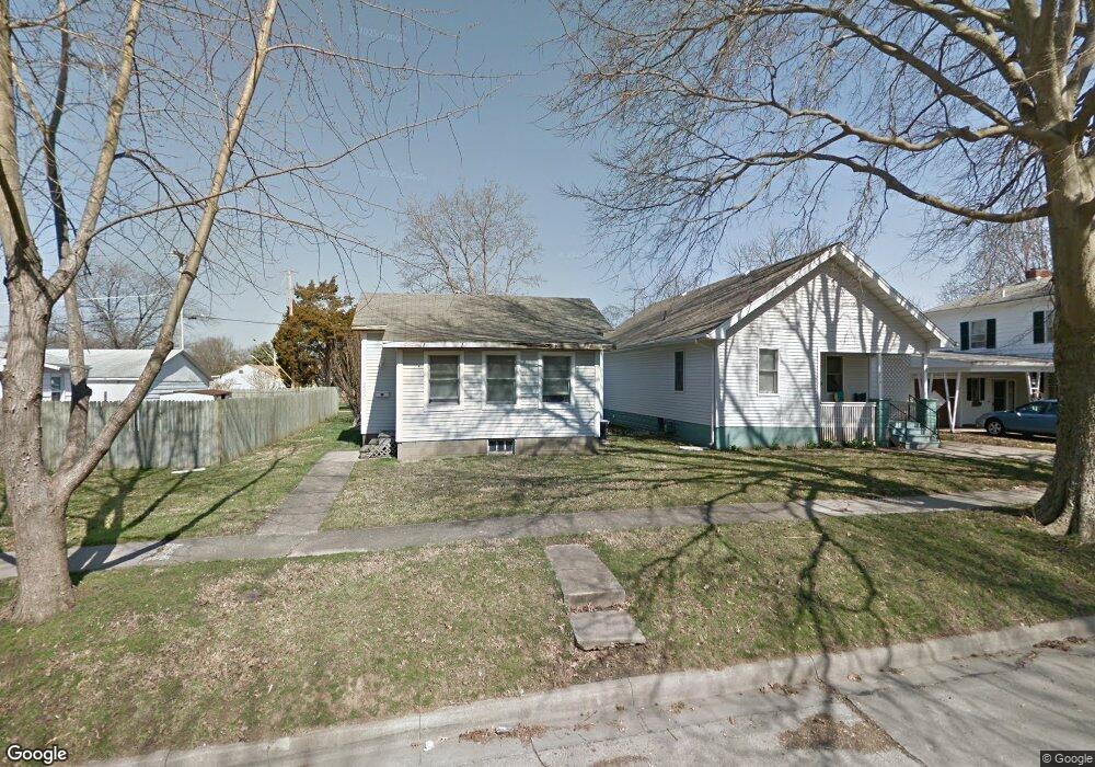 220 4th St, Lincoln, IL 62656 - photo 1