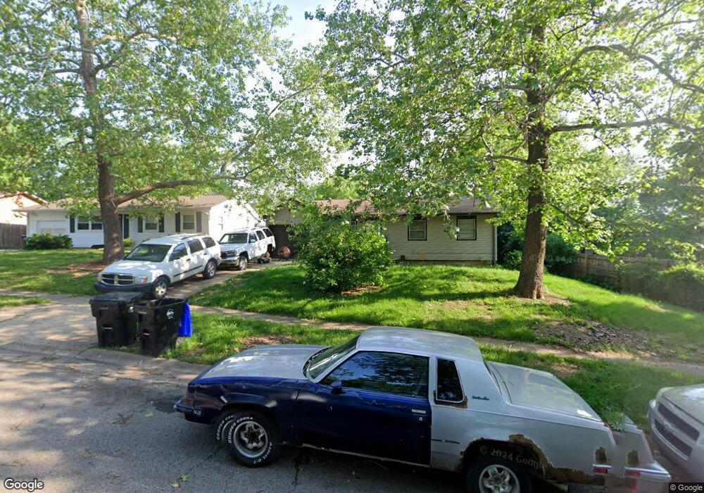611 SE 35th St, Topeka, KS 66605 - photo 1