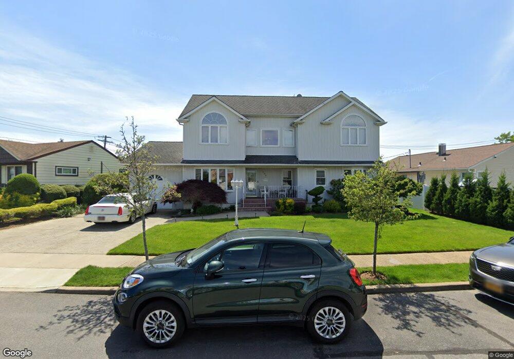 606 Cox St, Franklin Square, NY 11010 - photo 1