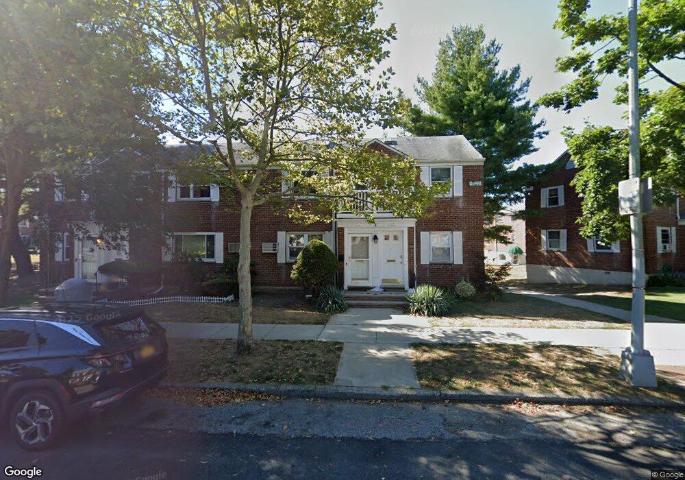261-08 Langston Ave unit E-2, Glen Oaks, NY 11004 - photo 1
