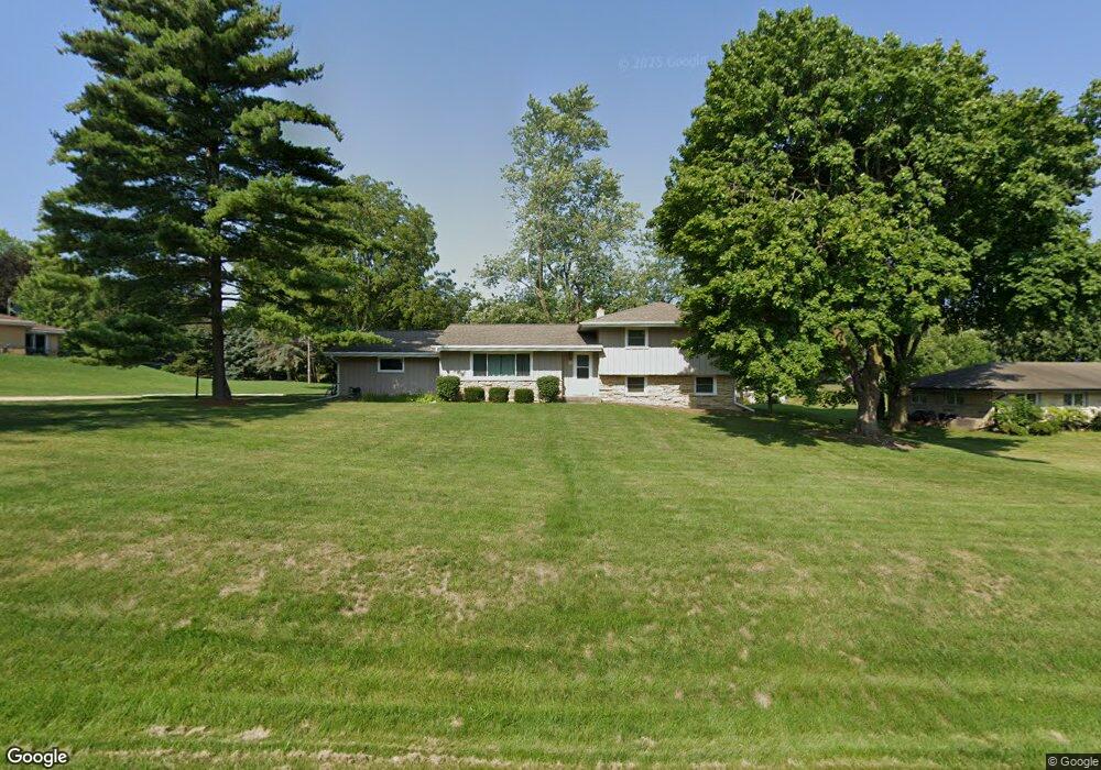 W226N249 Takoma Dr, Waukesha, WI 53186 - photo 1