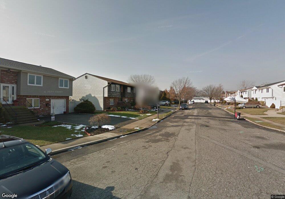 3888 Elayne Ct, Seaford, NY 11783 - photo 1