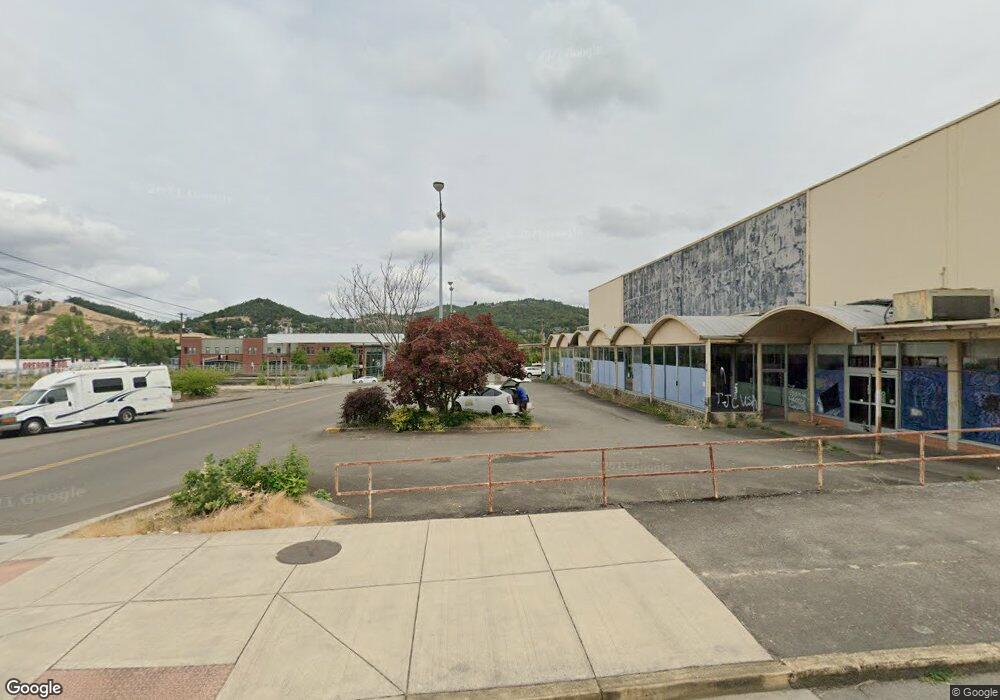 137 Aster St, Roseburg, OR 97470 - photo 1