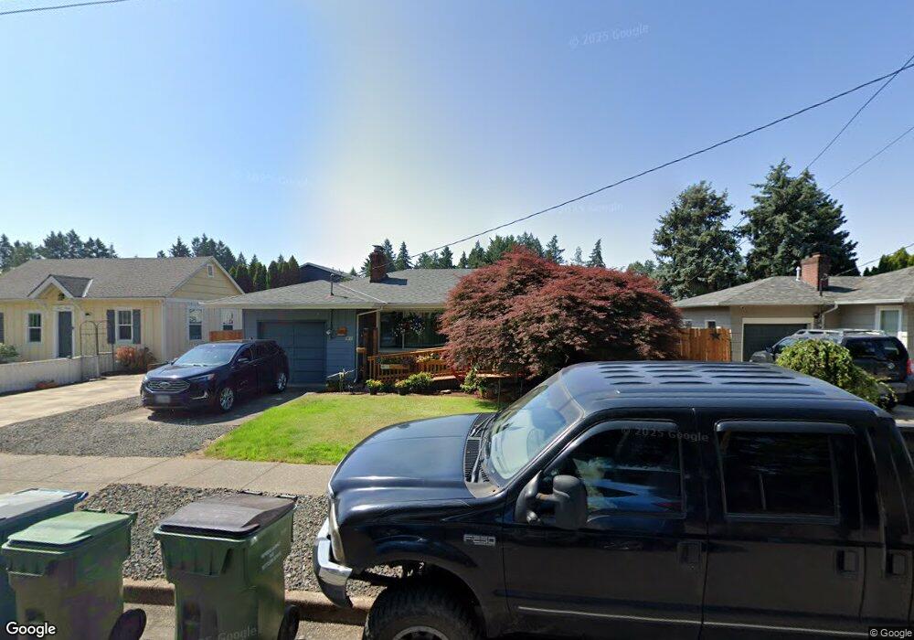 708 E 9th St, Newberg, OR 97132 - photo 1