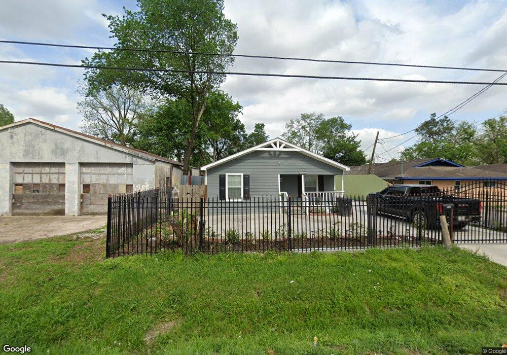8006 Bauman Rd, Houston, TX 77022 - photo 1
